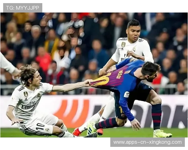 巴萨中路断球转化入球，佩德里快速推进破门